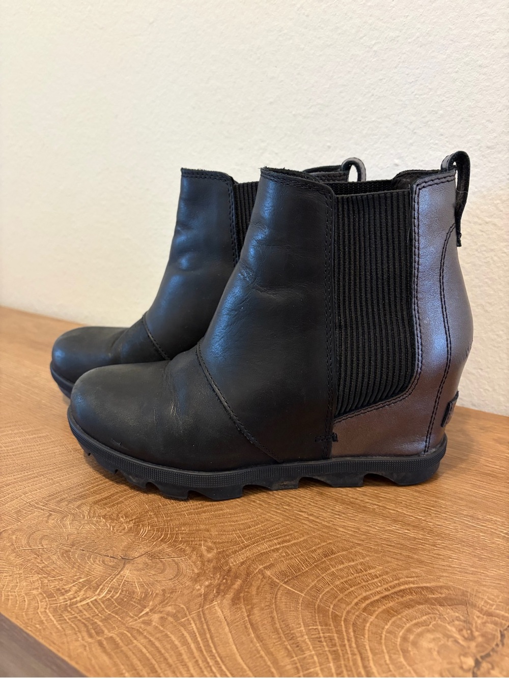 Sorel Joan of Arctic Wedge II Chelsea boots (B7)